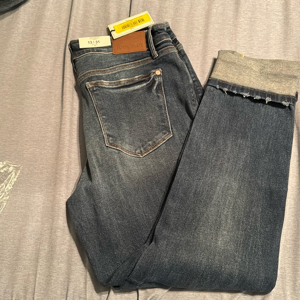 Judy Blue mid-rise Sunday morning boyfriend jeans